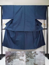 Kimono pour homme non utilisé, ensemble deux pièces composé d'une veste haori et d'un kimono, pure soie, motifs d'écailles, bleu marine.