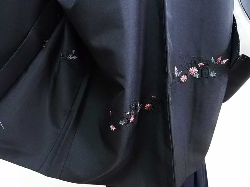 未使用 黒羽織 刺繍 花文様 正絹 Kimono jacket – MIYABI - REUSE ...
