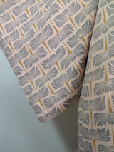 美品　羽織　モダン草花文様　絹製品　日本製品　Kimono jacket　ピンクベージュ