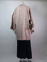 美品　羽織　モダン草花文様　絹製品　日本製品　Kimono jacket　ピンクベージュ