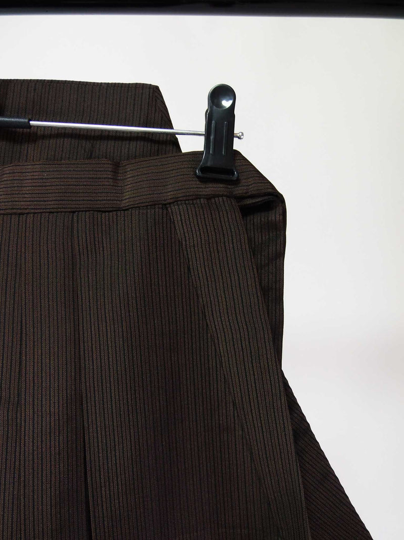 Hakama pants for men's kimono, made in Japan, striped pattern, pure silk, brownish color, S size, horse-riding hakama (trouser type)