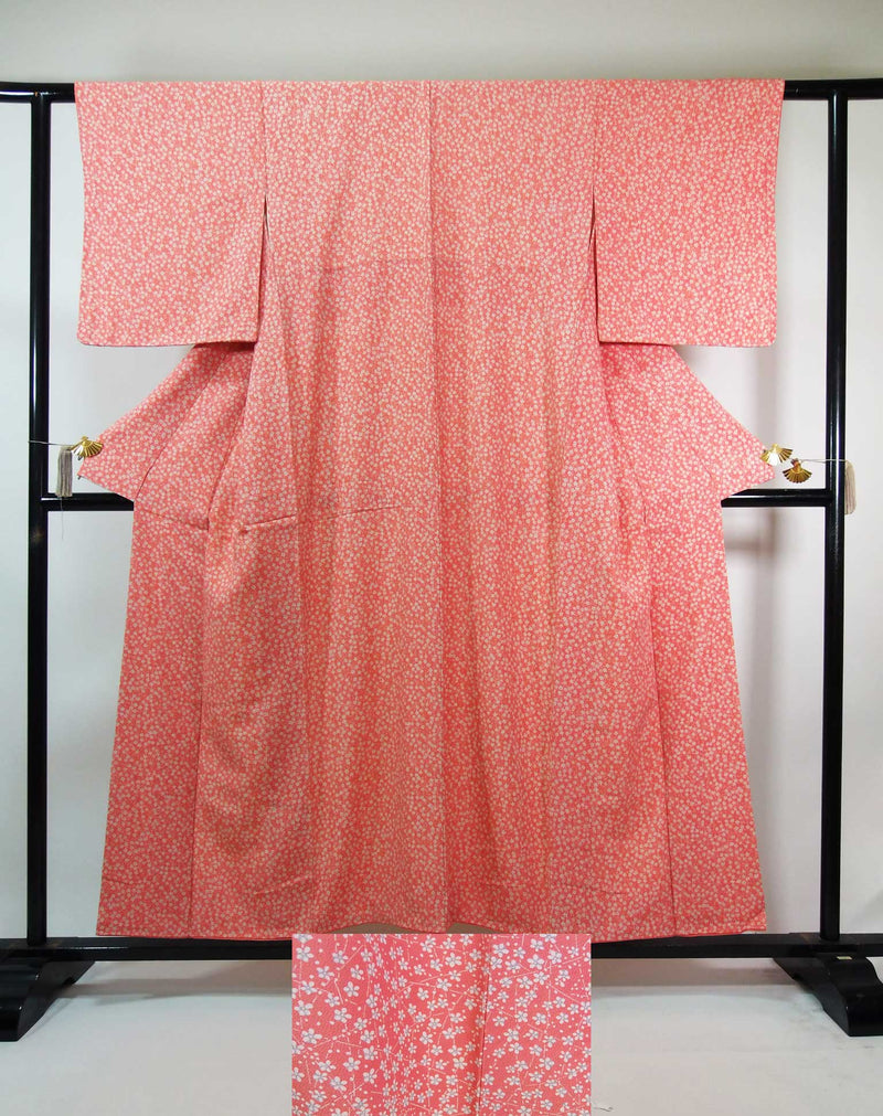 Magnifique kimono de femme, komon, petit motif floral, crêpe de soie, cousu à la main, rose.