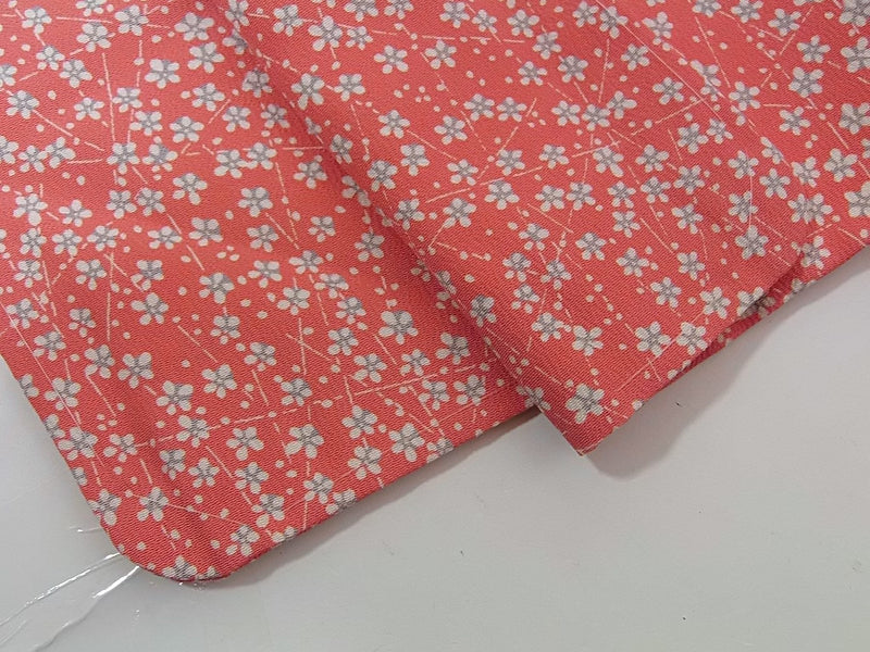 Magnifique kimono de femme, komon, petit motif floral, crêpe de soie, cousu à la main, rose.