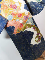 女性　着物　花模様　金彩　手描き　正絹　手縫い　紺色系　Japanese kimono