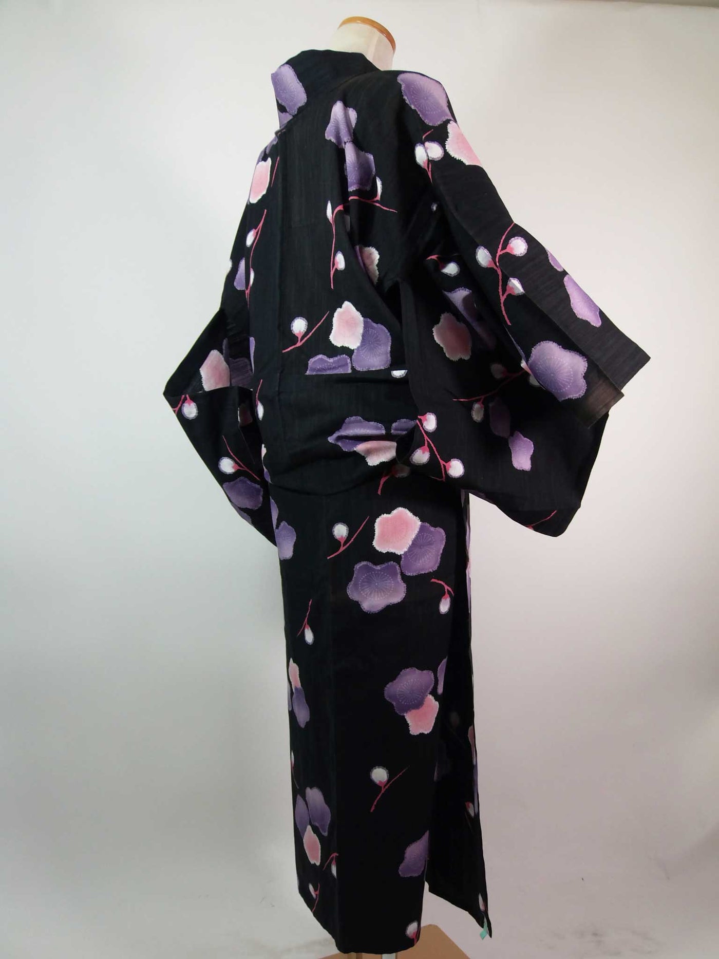 レディース 浴衣 花文様 手縫い 日本製 黒色 – MIYABI - REUSE