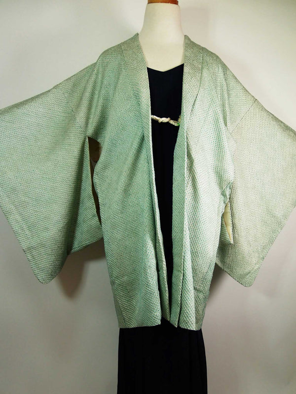 総絞り　羽織　鹿子絞り　薄い緑色　　日本製　絹製　Kimono jacket
