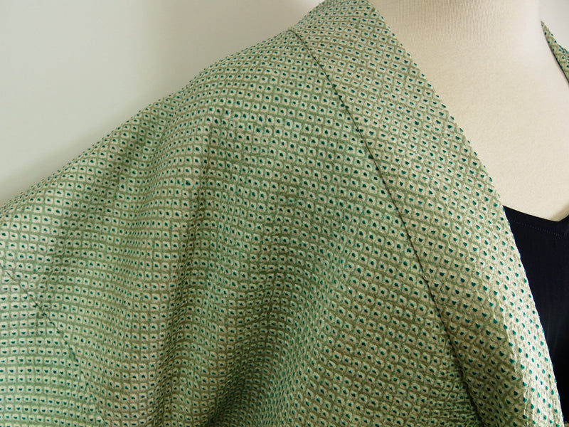 総絞り　羽織　鹿子絞り　薄い緑色　　日本製　絹製　Kimono jacket
