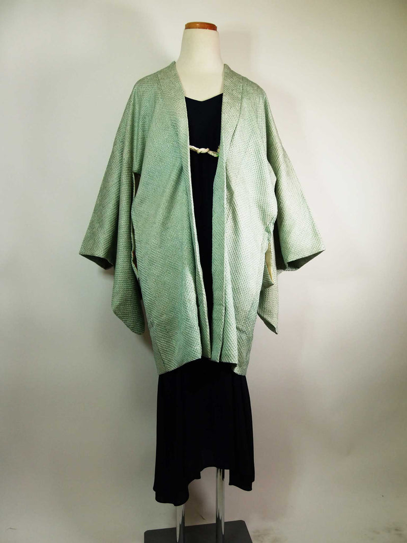 総絞り　羽織　鹿子絞り　薄い緑色　　日本製　絹製　Kimono jacket