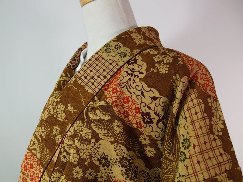 Beautiful women's kimono, komon, crepe crepe with landscape pattern, hand-stitched, brown, Japanese kimono