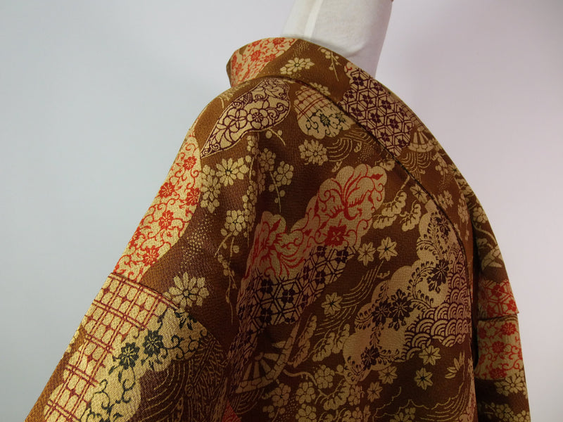 美品　女性　着物　小紋　風景模様　縮緬　正絹　手縫い　茶色　Japanese kimono