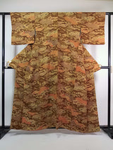 Magnifique kimono de femme, komon, en crêpe avec motif de paysage, cousu à la main, marron, kimono japonais.