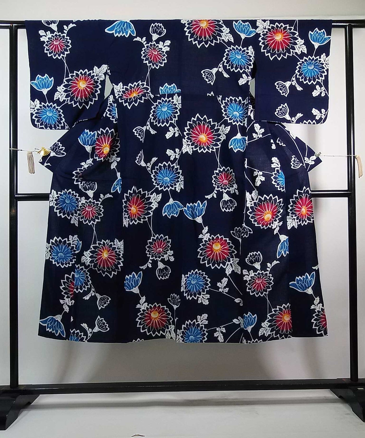 美品 レディース 浴衣 注染 本染め 菊花模様 藍染 手縫い 濃紺色
