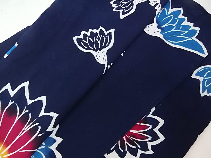 美品　レディース　浴衣　注染　本染め　菊花模様　藍染　手縫い　濃紺色　反物からお仕立て　SS寸　ジュニアにも