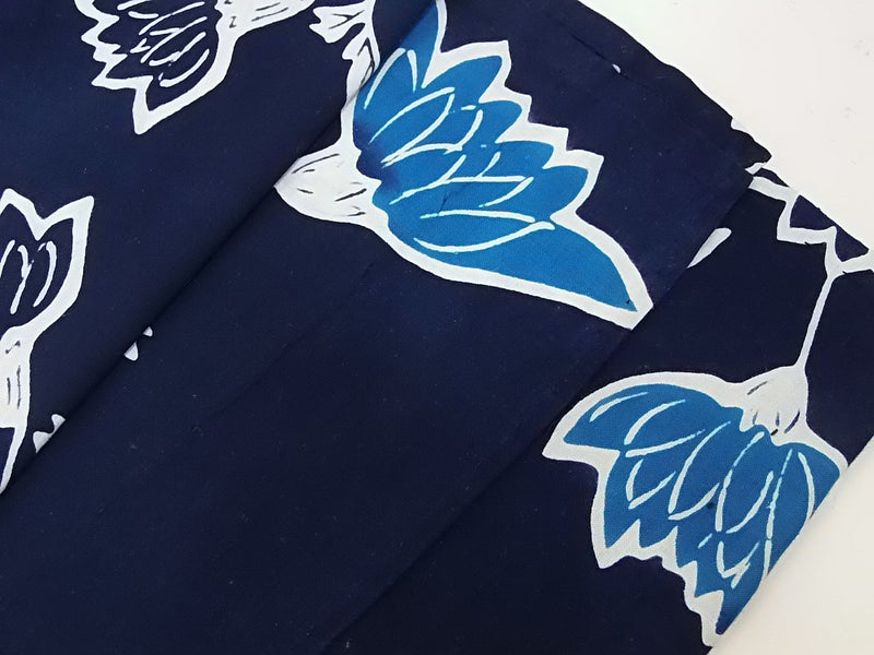 美品　レディース　浴衣　注染　本染め　菊花模様　藍染　手縫い　濃紺色　反物からお仕立て　SS寸　ジュニアにも