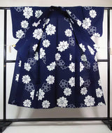 ほぼ美品　レディース　浴衣　注染　本染め　花模様　藍染　手縫い　濃紺色　反物からお仕立て　SS寸　ジュニアにも