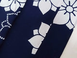ほぼ美品　レディース　浴衣　注染　本染め　花模様　藍染　手縫い　濃紺色　反物からお仕立て　SS寸　ジュニアにも