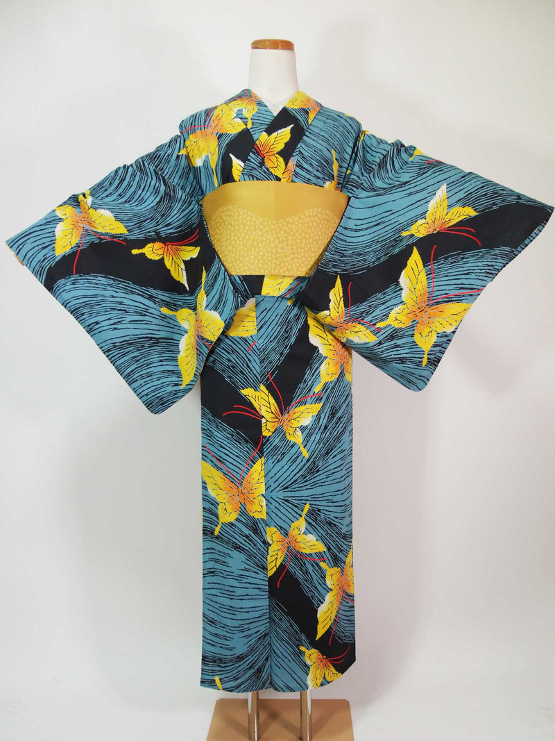 美品　本染め　浴衣　蝶々模様　手縫い　日本製品　 Japanese yukata 水色系