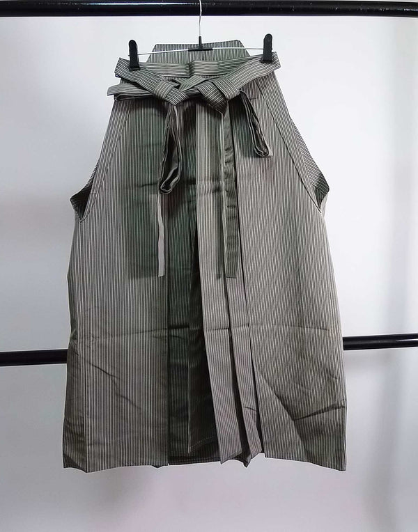 男着物用　袴パンツ 日本製　ストライプSS寸　ジュニアにも　行灯袴(スカートタイプ) くすんだ緑×グレー