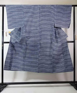 Yukata Homme Rayé Indigo | Teinture Traditionnelle | Motif à Rayures Horizontales Géométriques | Coton Bleu Marine et Blanc