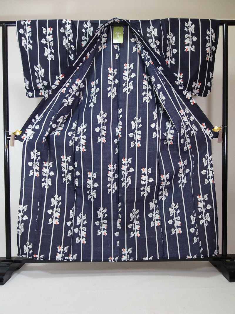 Yukata inutilisé, Yumeji Takeshita, motif floral, yukata japonais rétro, bleu marine.