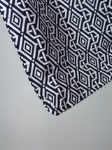 Yukata Homme Teint à la Main | Motif Hishi en Losanges | Coton Japonais Cousu Main | Bleu Marine et Blanc