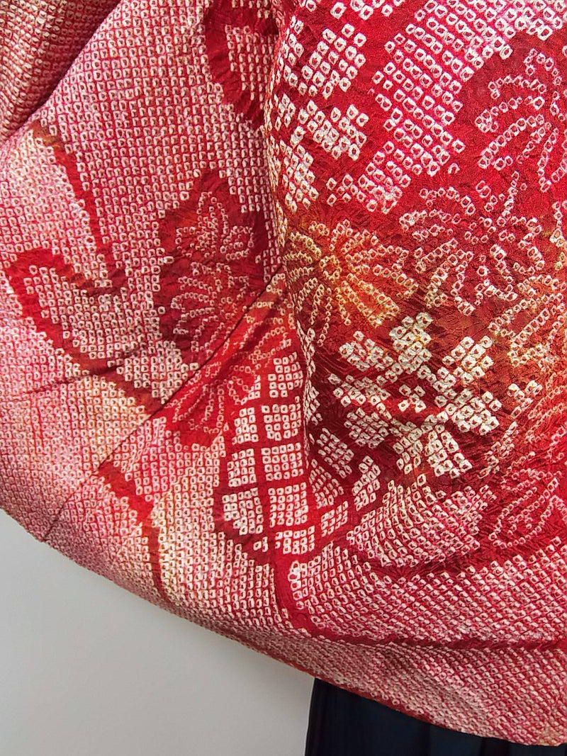 Beautiful haori, total shibori, reddish color, silk diamonds, flower pattern, silk product, Japanese product, Kimono jacket