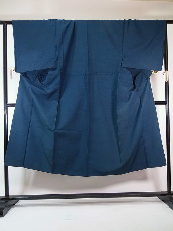 男着物　紬着物　無地　正絹　日本製品　紺色　着物のみ　Japanese men's kimono