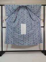 ほぼ美品　注染　浴衣　菱に花模様　手縫い　日本製品　 SS 寸  Japanese yukata