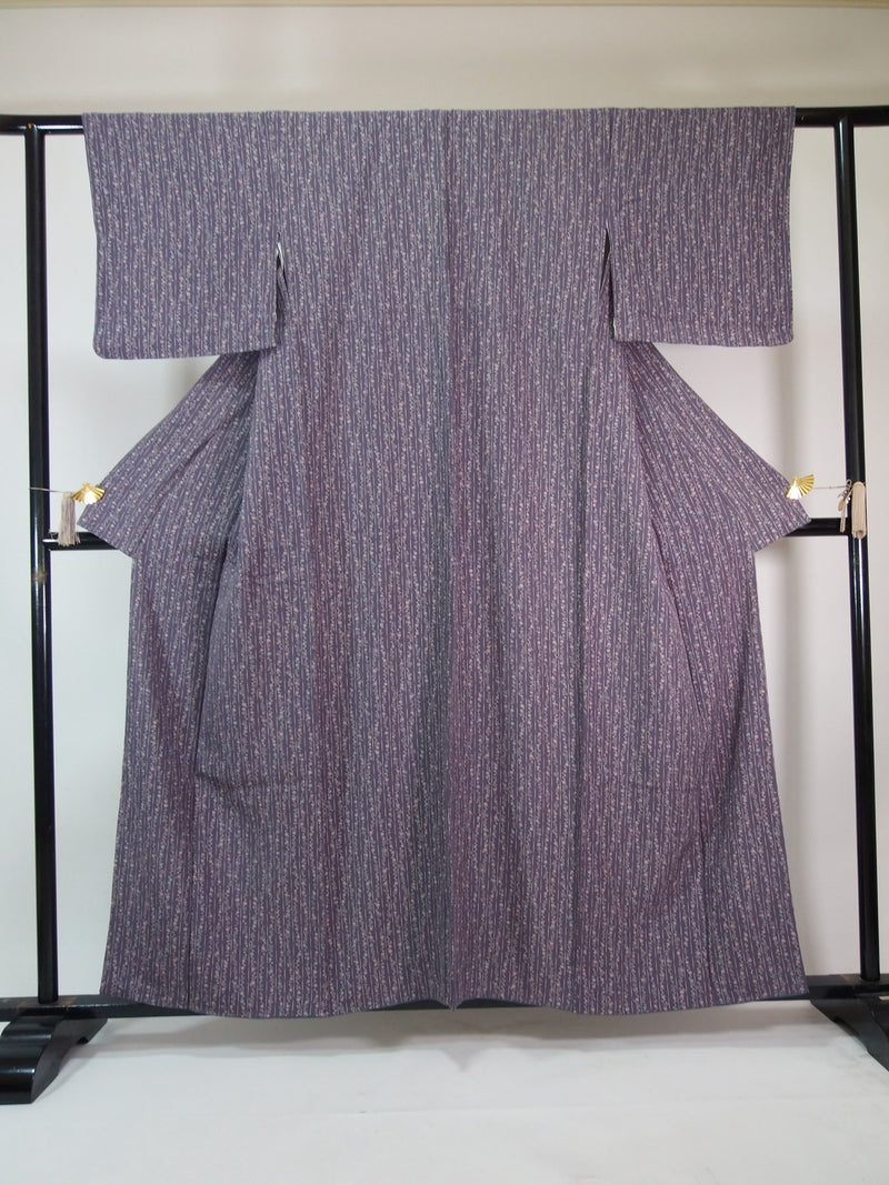 Women Kimono, komon, lovely floral pattern, pure silk, hand-stitched, crepe-purple, made in Japan