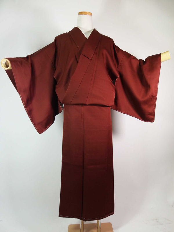 Almost beautiful, woman, kimono, colored kimono with Japanese family crest, pure silk, hand-stitched, rouge-red (brownish-red)