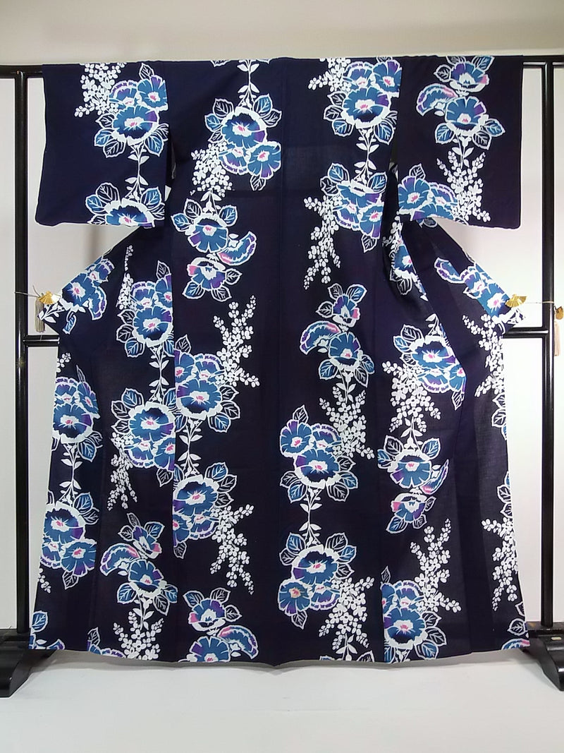 Retro yukata, injected yukata, floral design, adult cute, combed fabric, indigo-dyed