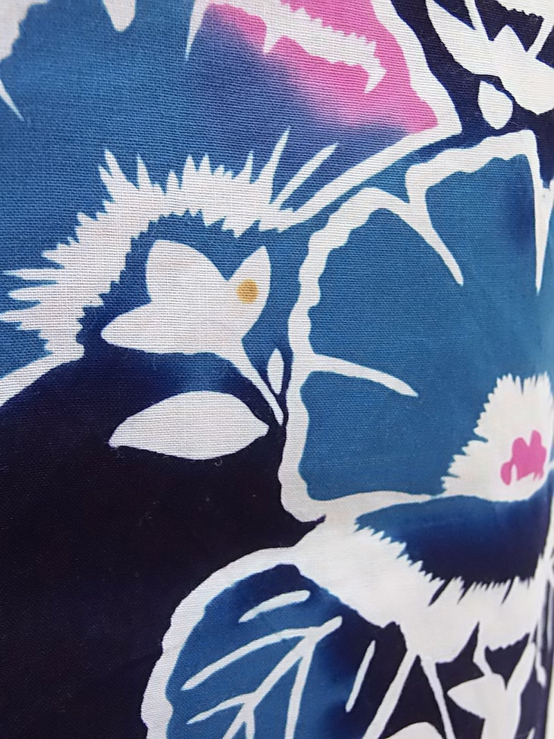 Retro yukata, injected yukata, floral design, adult cute, combed fabric, indigo-dyed