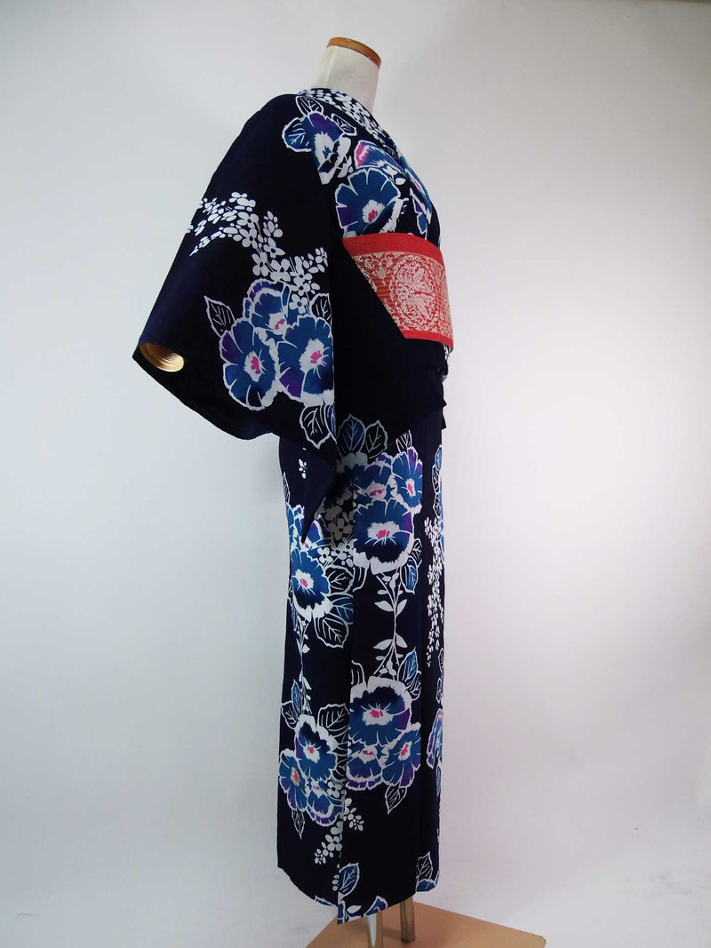 Retro yukata, injected yukata, floral design, adult cute, combed fabric, indigo-dyed