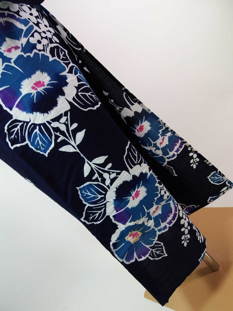 Retro yukata, injected yukata, floral design, adult cute, combed fabric, indigo-dyed