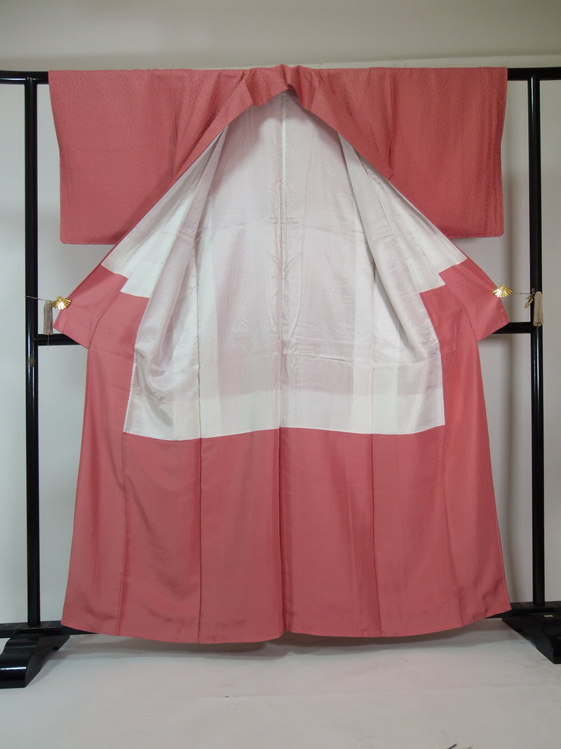 Kimono pour femmes, kimono coloré, avec écusson de la famille japonaise, pure soie, cousu à la main, rose foncé.