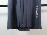 ゴシッククロス刺繍 洗える男袴 グレー ポリエステル Lサイズ 紐下92cm (36,2in)Lサイズ　日本製品　京都九重製品