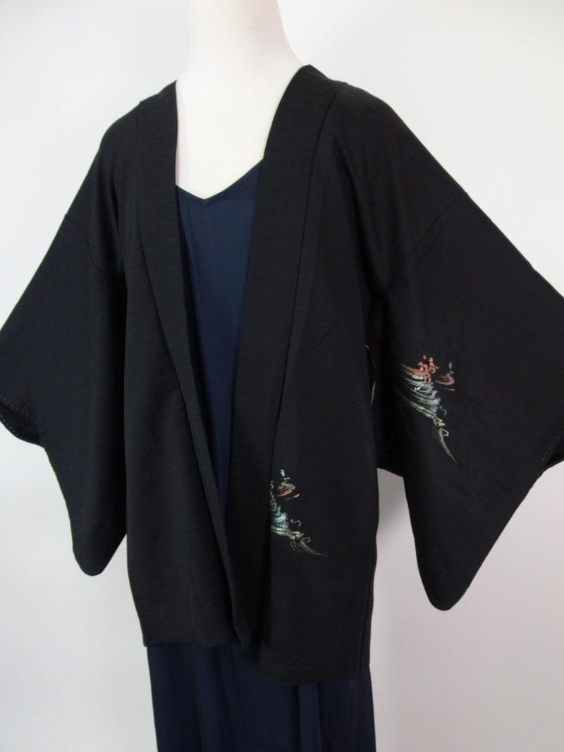 黒羽織　荒波模様　日本の紋入り　金糸　Kimono jacket