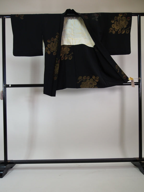 狀況良好，黑色羽織，漆織，橙色圖案，絲綢，日本產品，日本家族徽章和服夾克