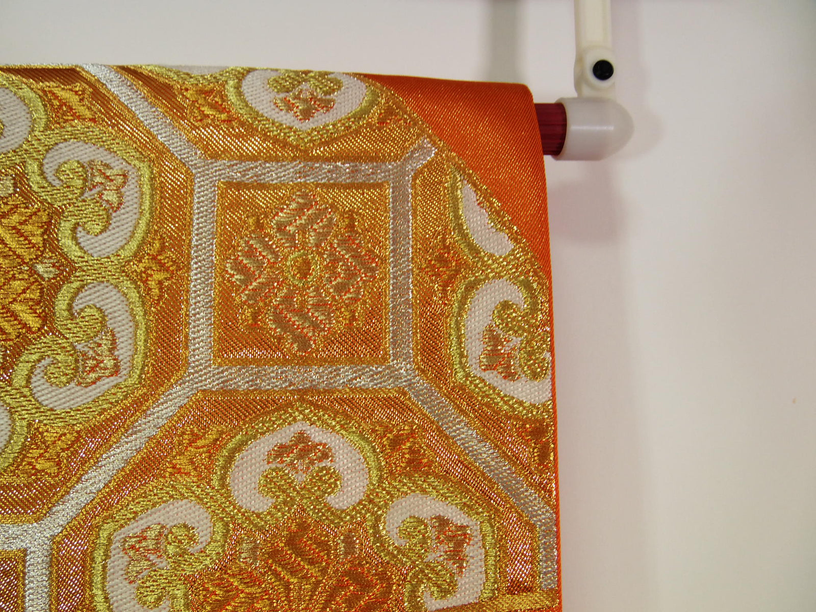 豪華 袋帯 有職文様 金糸織 テーブルランナー 金糸 正絹