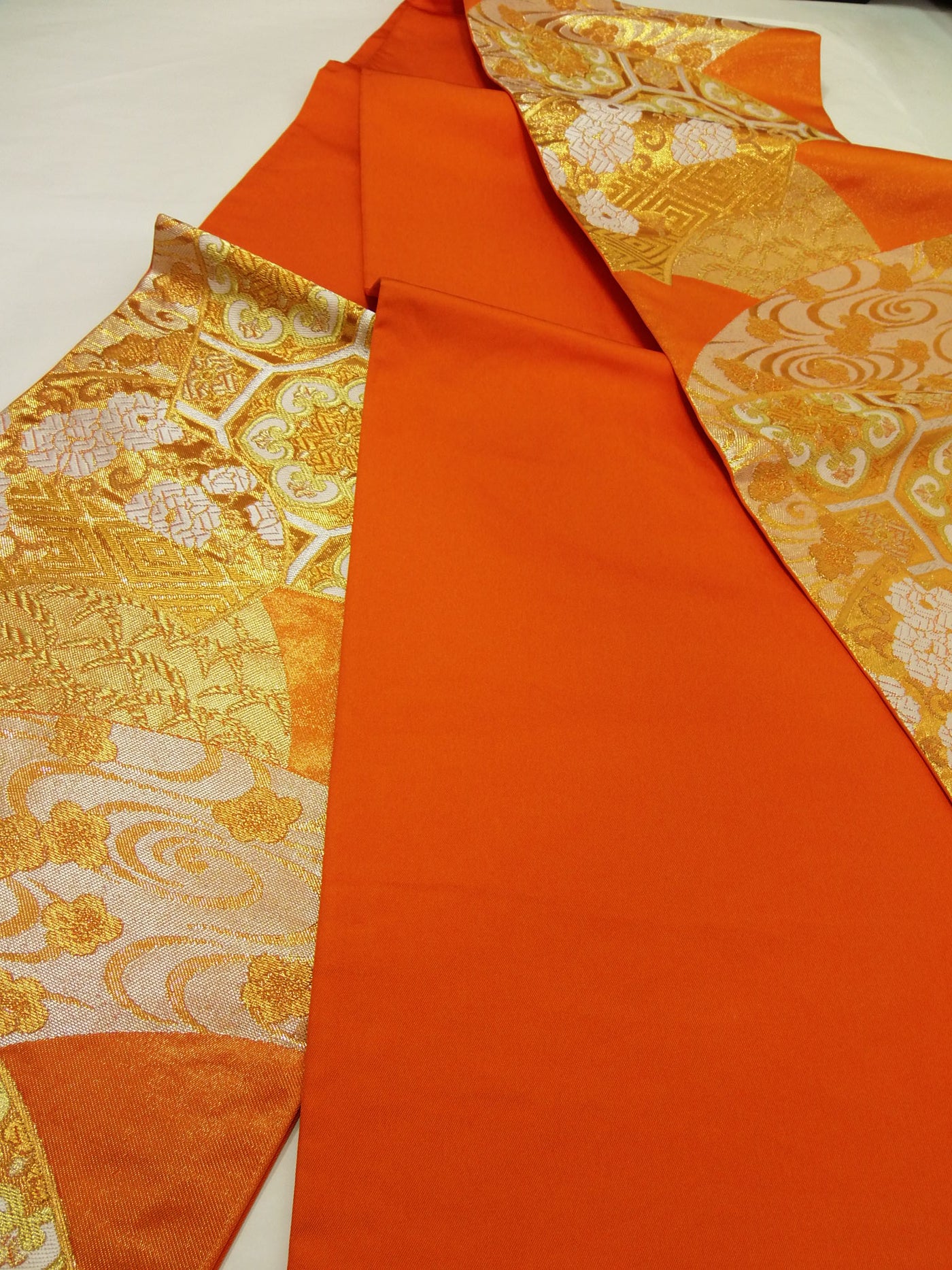 A645★逸品‼️豪華刺繍‼️ひな祭り‼️袋帯正絹テーブルランナー2m20cm A645☆逸品‼️豪華刺繍‼️ひな祭り‼️袋帯正絹テーブルランナー