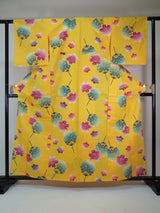 Inutilisé, yukata injecté, joli motif floral, cousu à la main, tissu peigné, beau, jaune.