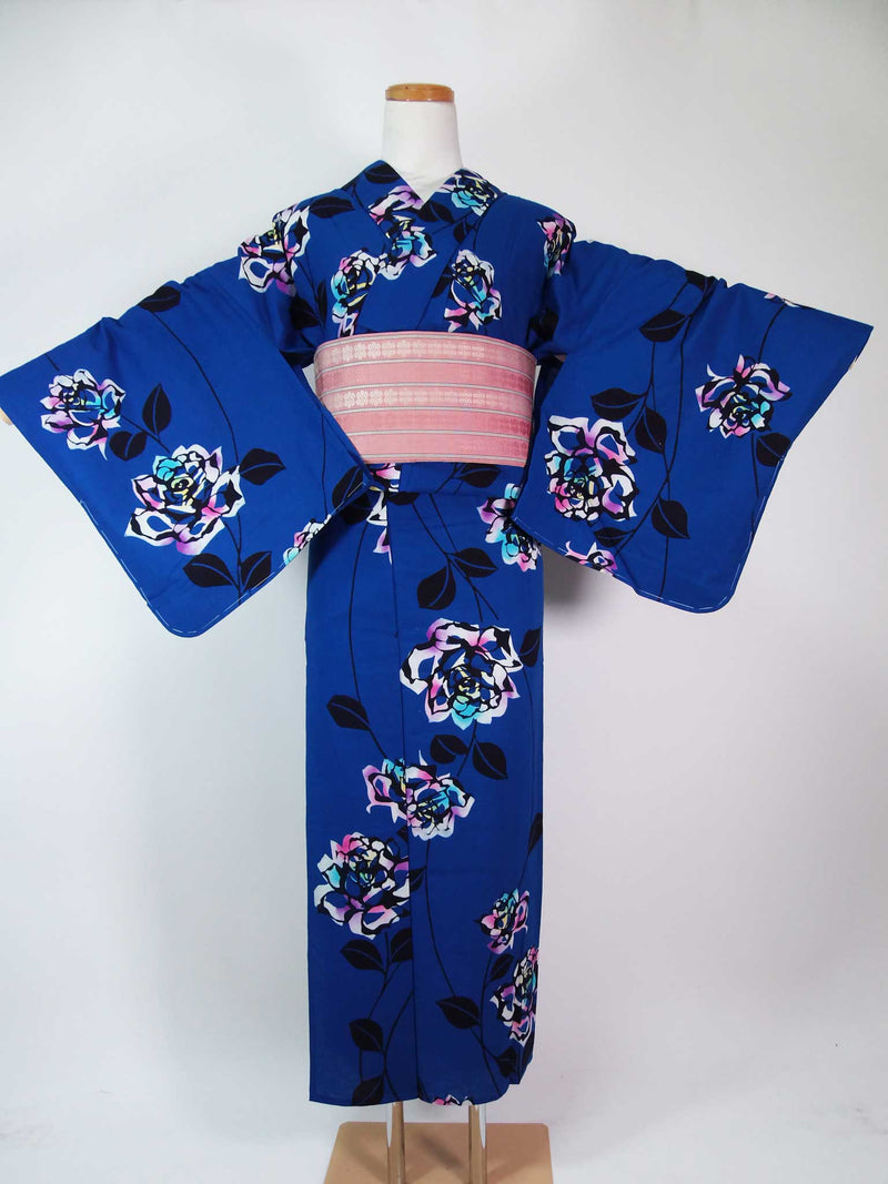 Magnifique yukata teint dans la masse, motif rose, mignon pour adulte, cousu à la main sur tissu peigné, couleur bleu.