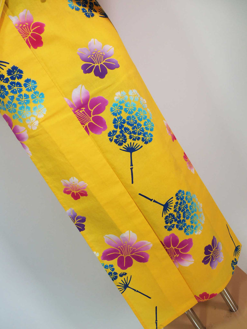 Inutilisé, yukata injecté, joli motif floral, cousu à la main, tissu peigné, beau, jaune.