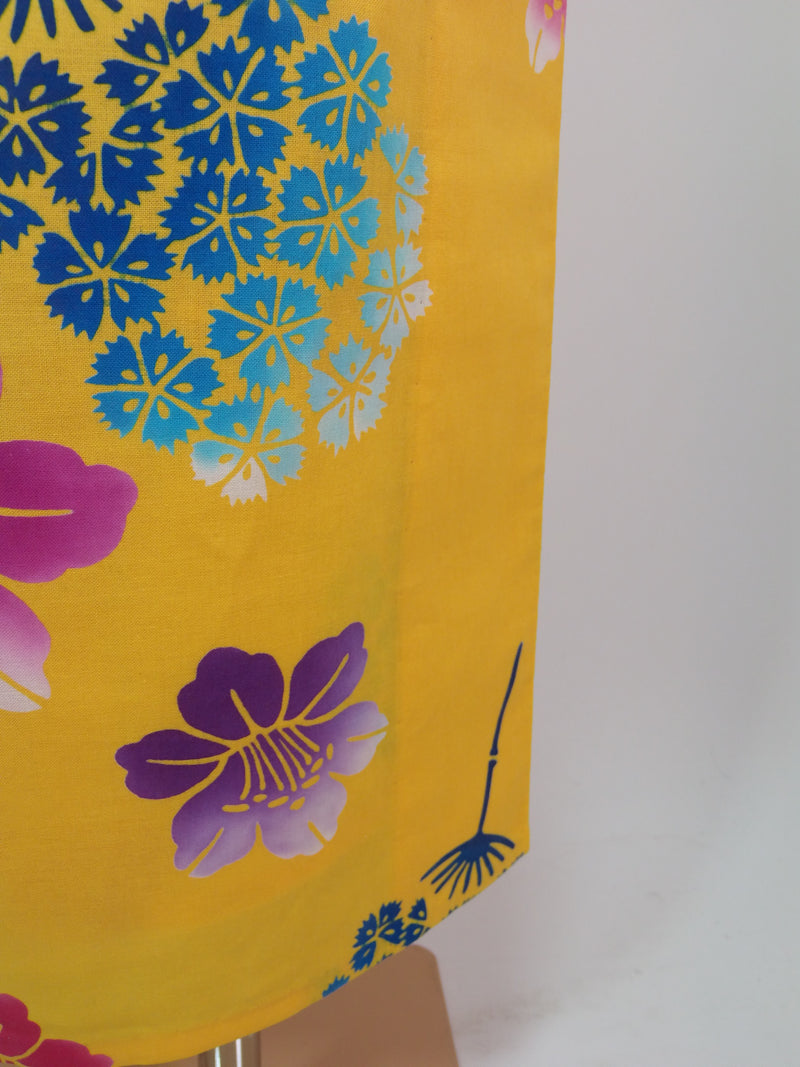 Inutilisé, yukata injecté, joli motif floral, cousu à la main, tissu peigné, beau, jaune.