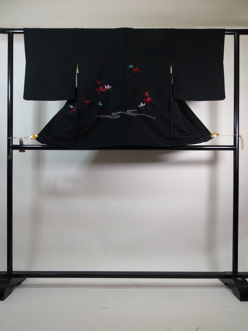 美品　黒羽織　花模様　日本刺繍　絹製品　日本製品　Kimono jacket　