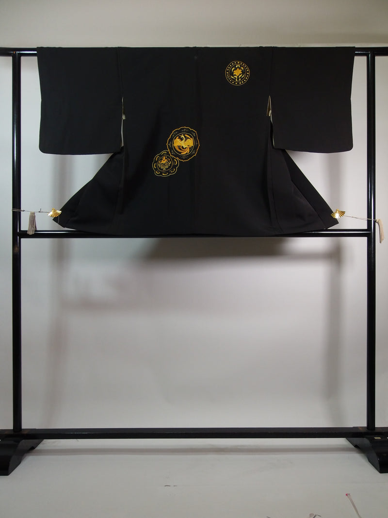 黒羽織　幻の鳥鳳凰模様　相良刺繍　日本の家紋入り　絹製品　日本製品　Kimono jacket