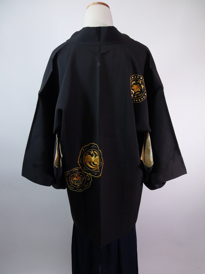 黒羽織　幻の鳥鳳凰模様　相良刺繍　日本の家紋入り　絹製品　日本製品　Kimono jacket