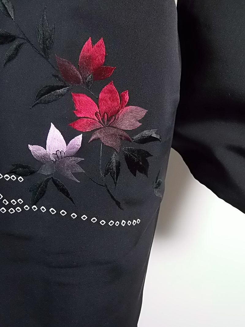 美品　黒羽織　花模様　日本刺繍　絹製品　日本製品　Kimono jacket　