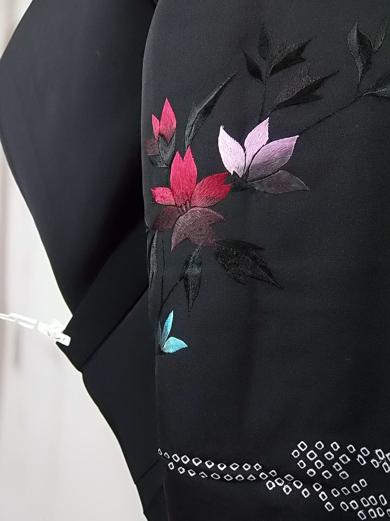 美品　黒羽織　花模様　日本刺繍　絹製品　日本製品　Kimono jacket　