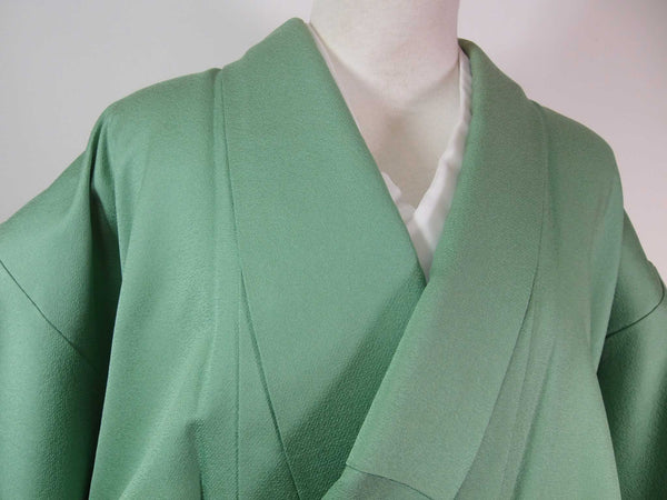 Women Kimono, colored kimono, simple crepe with Japanese family crest, pure silk, hand-stitched, mint green, Japanese kimono